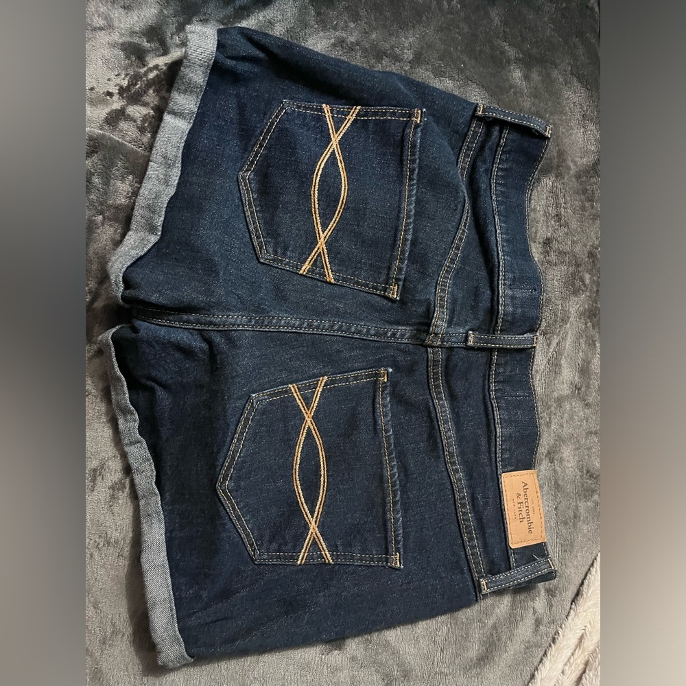 Abercrombie & Fitch Size 8 shorts excellent condition
